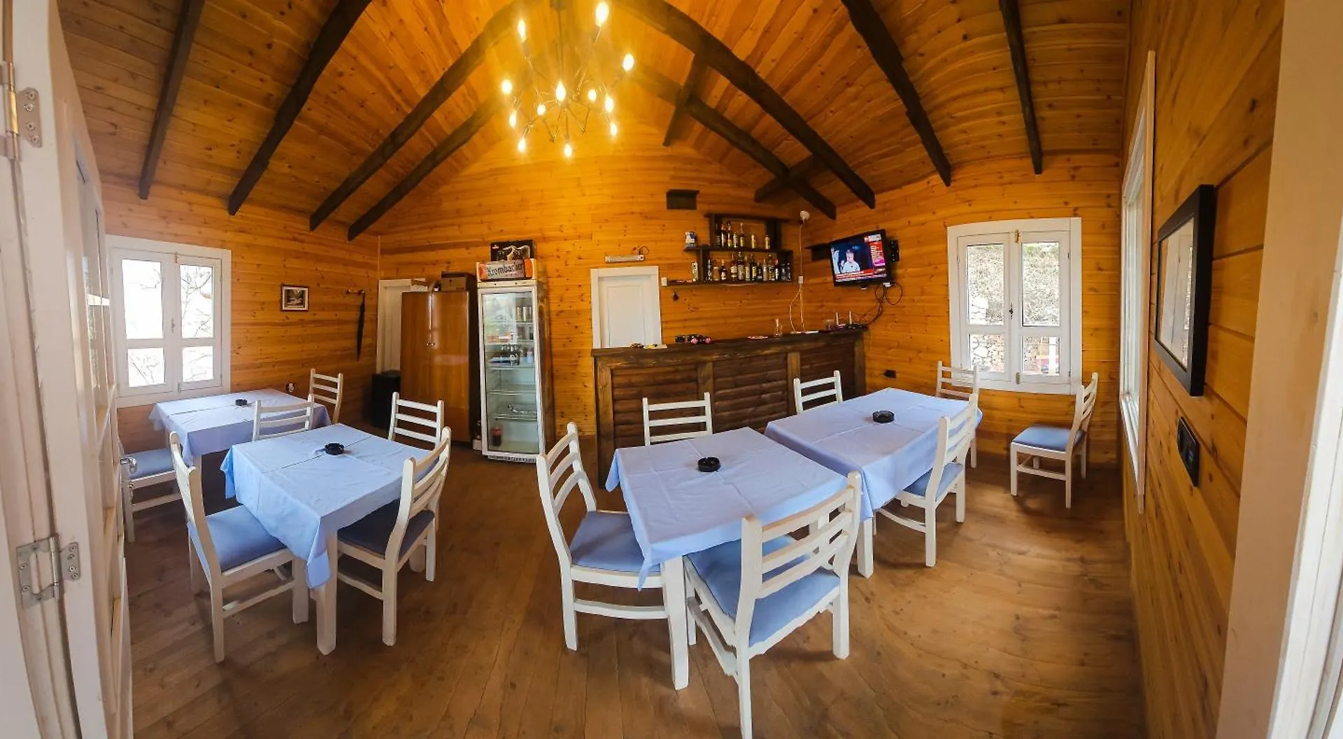 Bujtina Shpella E Plakes Cercan Librazhd Guest house