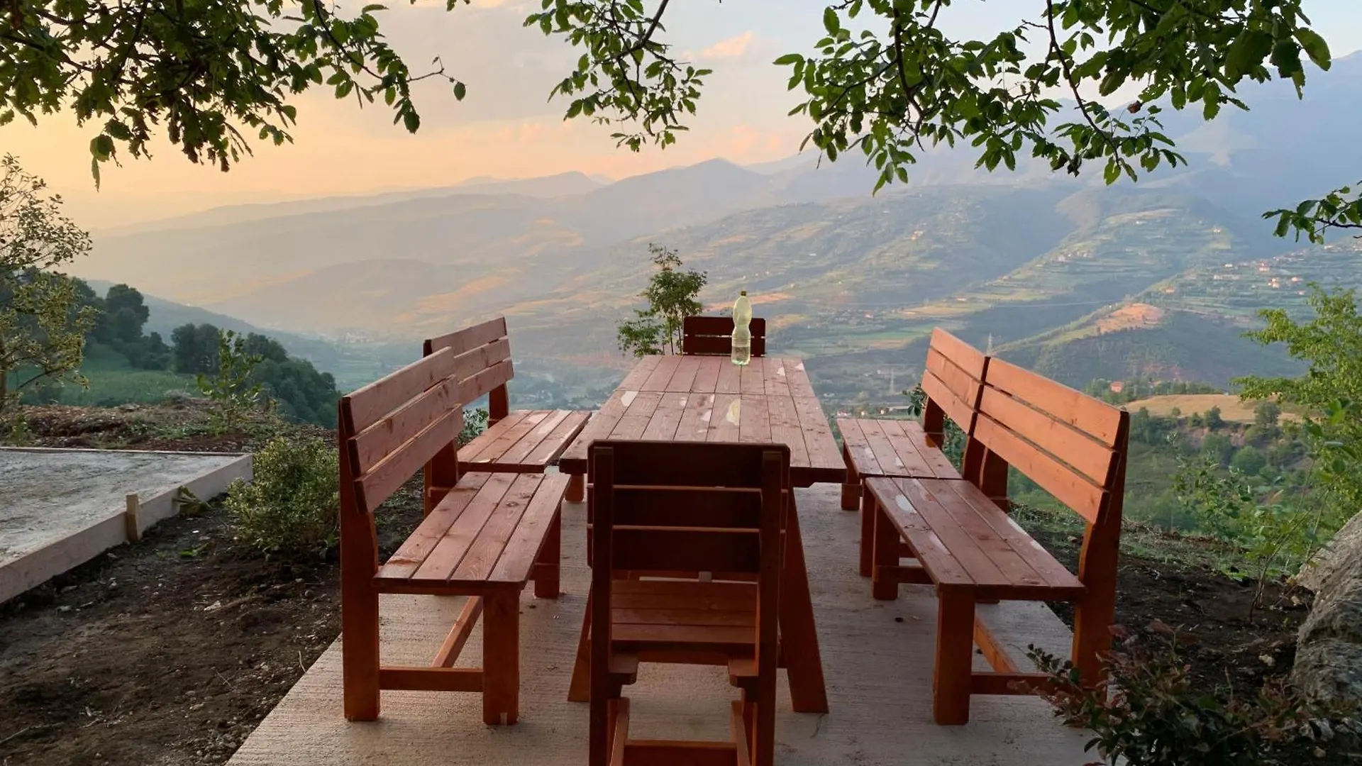 Guest house Bujtina Shpella E Plakes Cercan Librazhd